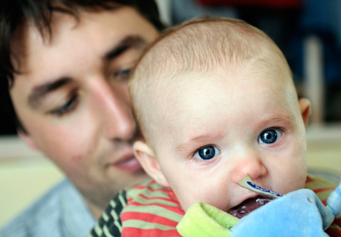 Elizabeth, 3 mois, et son papa