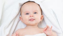 Mon bébé a du muguet : comment le soigner ?