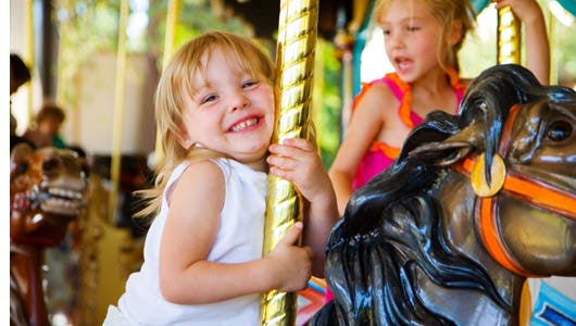 Carrousel Et Manege Pour Enfant Quel Interet Parents Fr Carrousel Et Manege Pour Enfant Quel Interet Parents Fr