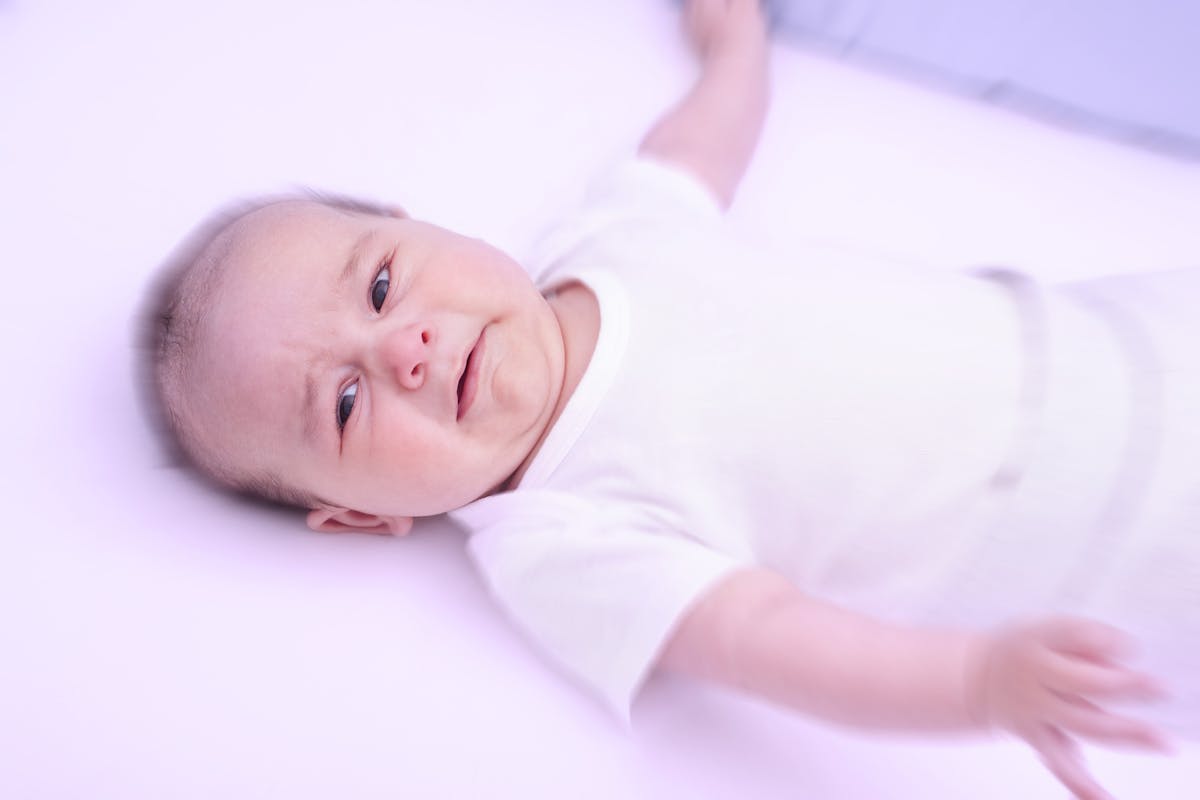 Bébé a mal au ventre : les causes possibles des maux de ventre du ...