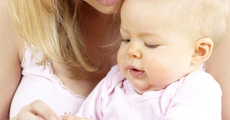 Gelules Sirops Suppositoires Comment Administrer Des Medicaments A Bebe Parents Fr Gelules Sirops Suppositoires Comment Administrer Des Medicaments A Bebe Parents Fr