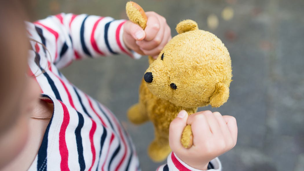 Choisir le bon jouet dès la naissance : les jouets pour Bébé, âge par âge | PARENTS.fr