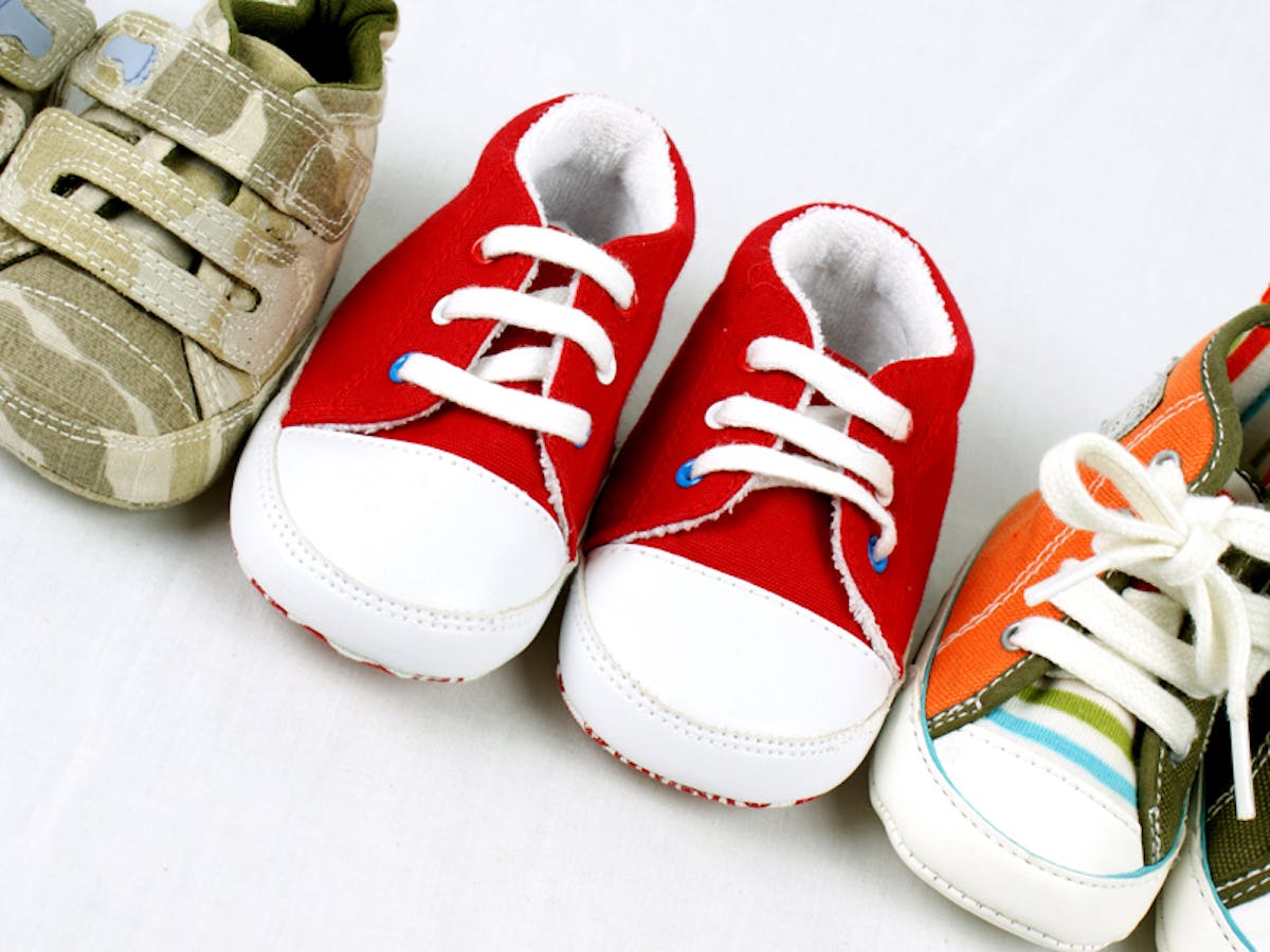 Premières chaussures de Bébé : comment les choisir ?