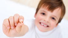 A quel âge mon enfant va-t-il perdre ses dents de lait ?