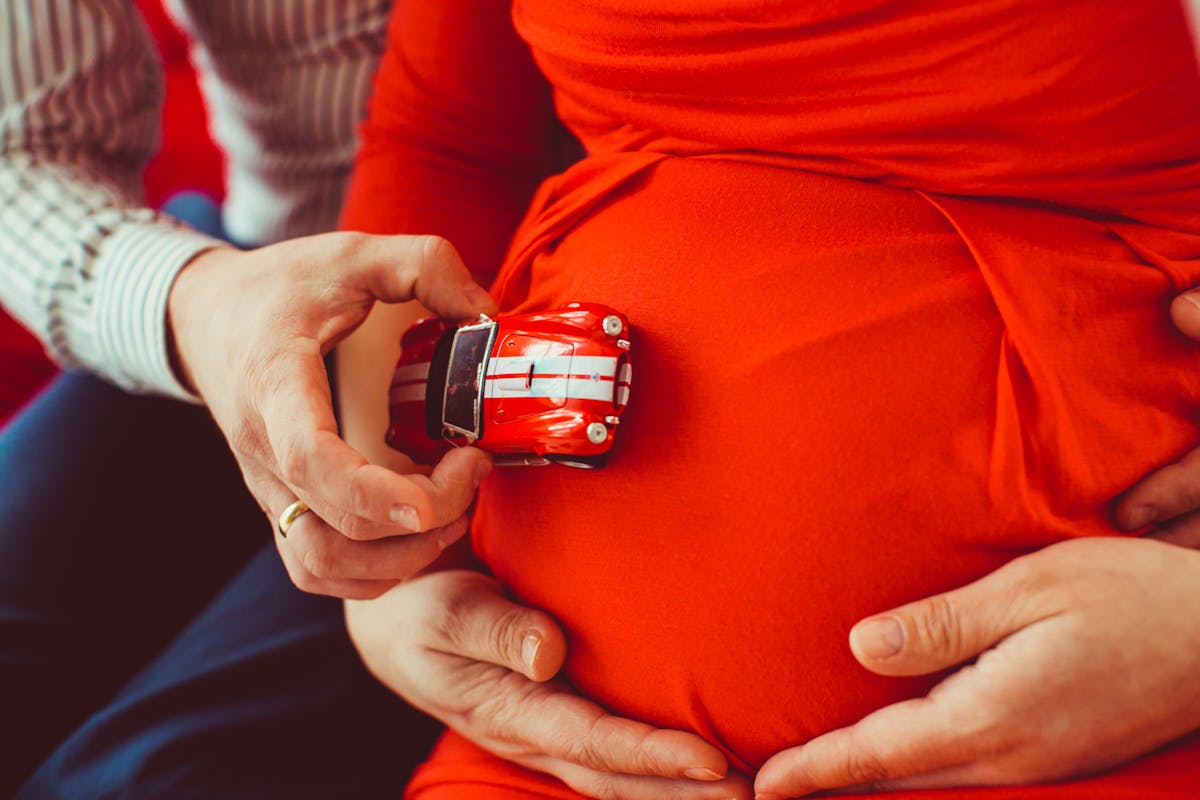 Voyager en voiture pendant la grossesse - Bébés et Mamans