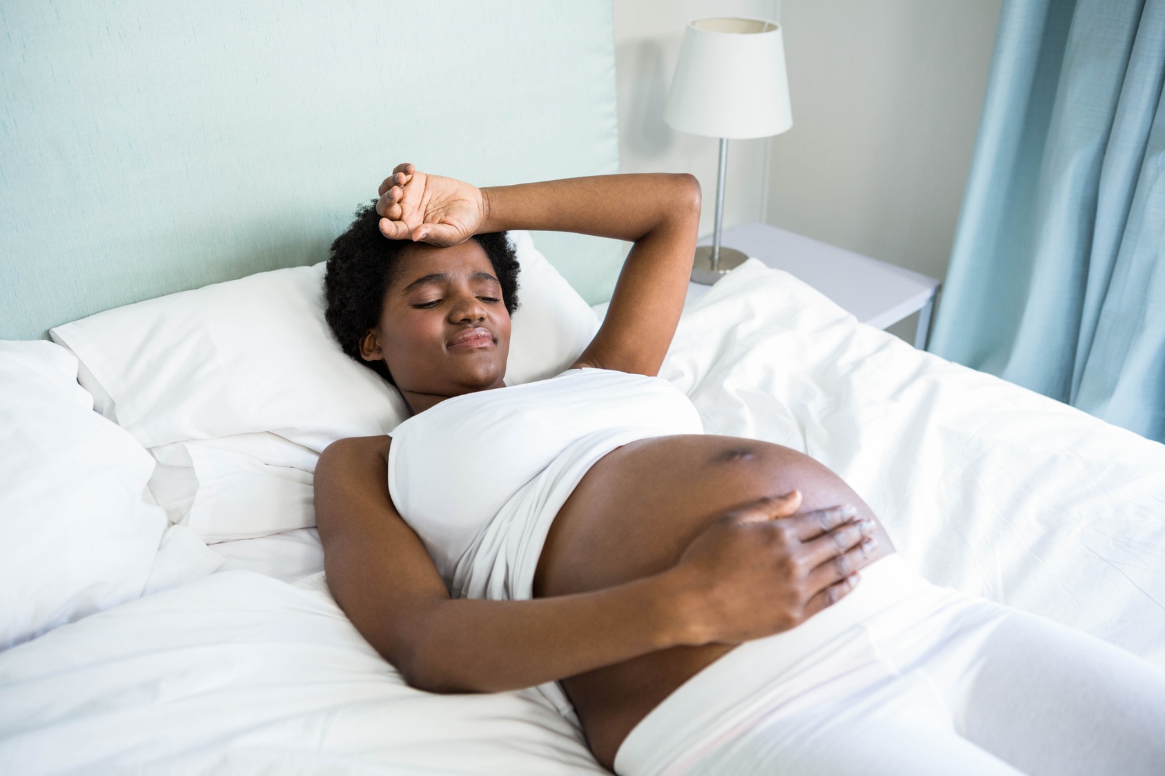 Photos de femmes donnant la tête