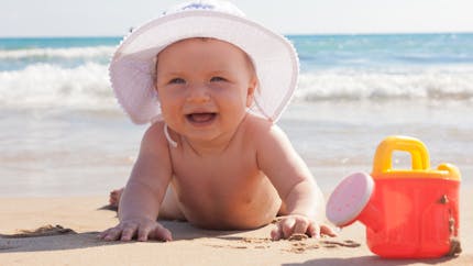 Idées reçues sur les bébés à la plage