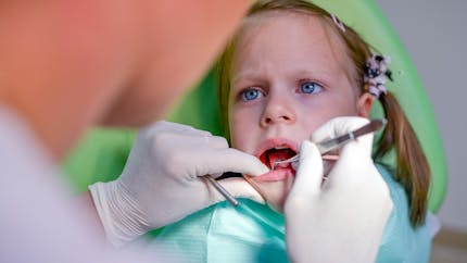 Enfant : la première visite chez le dentiste