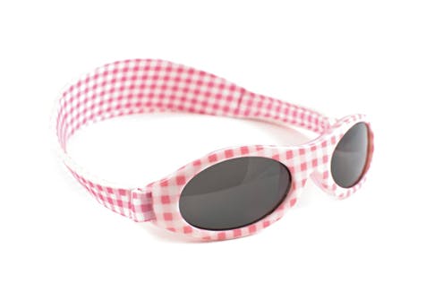 Quelles Lunettes De Soleil Pour Bebe Parents Fr Quelles Lunettes De Soleil Pour Bebe Parents Fr
