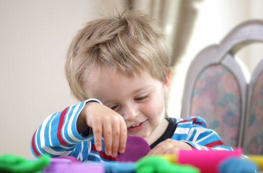 La Pate A Modeler Une Activite Manuelle Pour Bebe Parents Fr La Pate A Modeler Une Activite Manuelle Pour Bebe Parents Fr