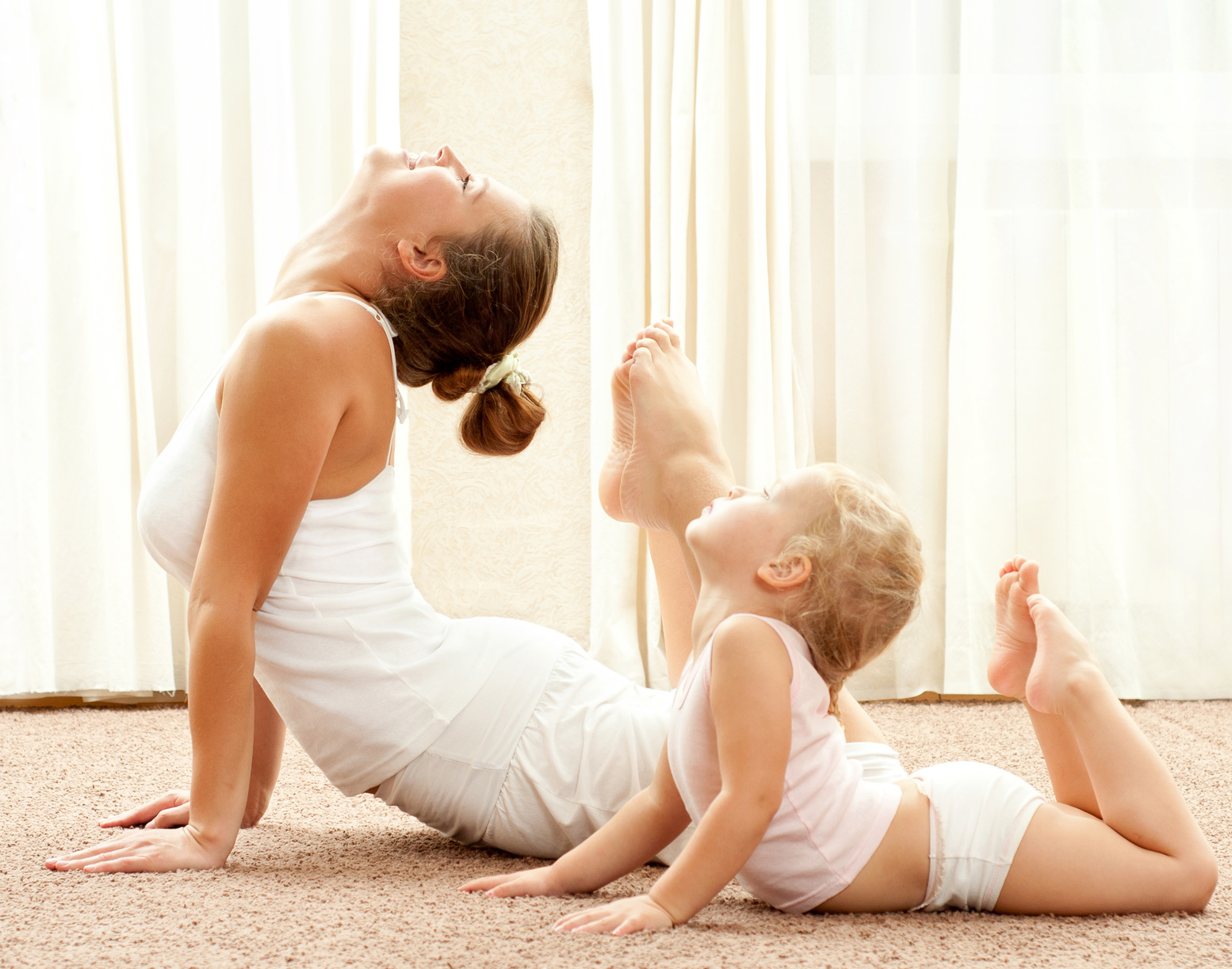 Yoga Bebe Positions Et Bienfaits Pour Bebe Parents Fr