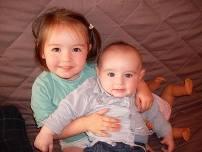Emma (2 ans et demi) et Clément (7 mois)