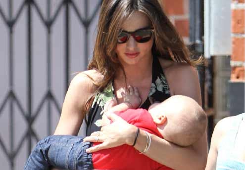 Miranda Kerr : un accouchement naturel