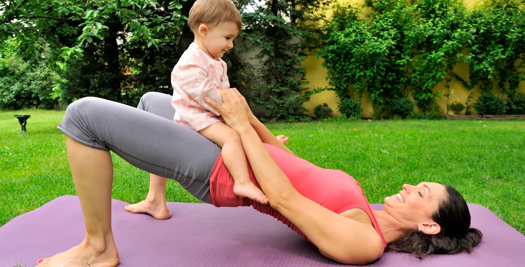 Seance De Yoga Maman Bebe La Forme Apres Une Grossesse Parents Fr Seance De Yoga Maman Bebe La Forme Apres Une Grossesse Parents Fr