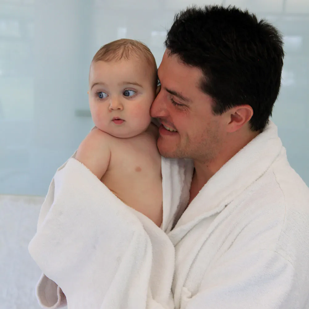 Papa Part En Thalasso Avec Bebe Parents Fr Papa Part En Thalasso Avec Bebe Parents Fr