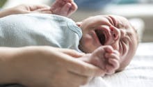 Les pleurs du nouveau-né : tout ce qu'il faut savoir