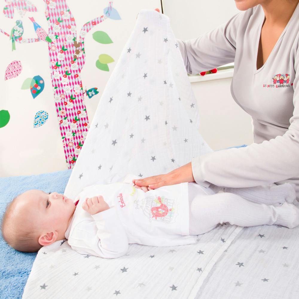 Emmaillotage De Bebe Nos Conseils Pour L Essayer Parents Fr Emmaillotage De Bebe Nos Conseils Pour L Essayer Parents Fr