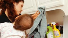 Les mères britanniques accomplissent 26 tâches parentales
  avant d’aller travailler