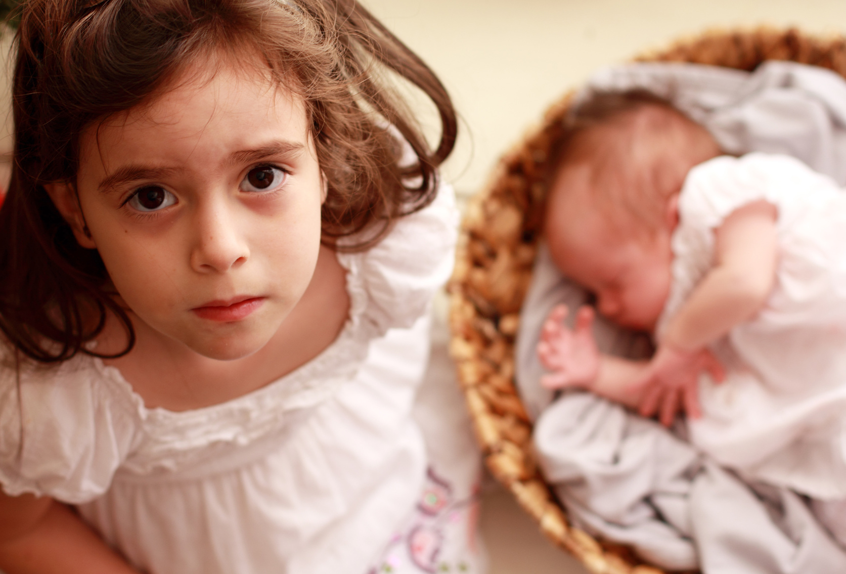 Accueillir Un Nouveau Bebe Une Epreuve Pour L Aine Parents Fr