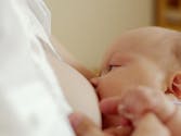 Allaitement : comment stimuler sa lactation avec des remèdes de grands mères ?