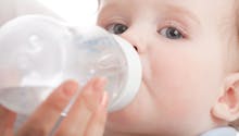 L’eau, primordiale pour les bébés !