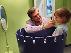 Coupe De Cheveux De Bébé Reportage Dans Un Salon Parentsfr