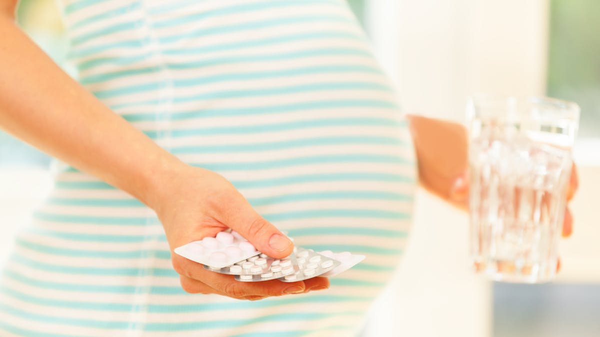 Grossesse : prudence avec les compléments alimentaires - vitamines grossesse