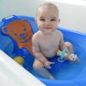 Prudence avec les sièges de bain pour bébés