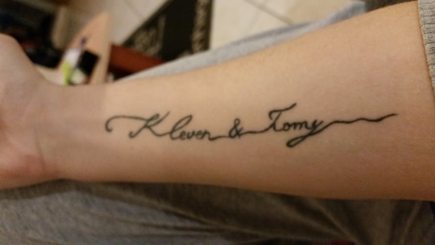 Le tatouage d'Alexandra pour Kleven et Tomy
