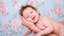 Développement psychomoteur : quand bébé tiendra-t-il sa tête ?