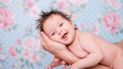 Développement psychomoteur : quand bébé tiendra-t-il sa tête ?