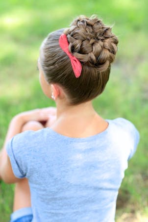 Coiffure 25 Chignons Pour Petite Filles Tres Tendance Parents Fr