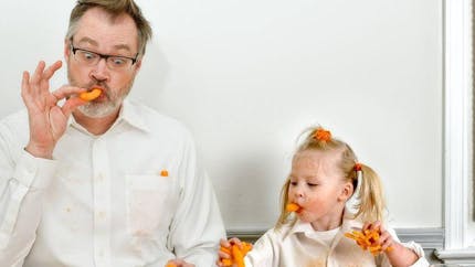 Photos : un papa met en scène sa vie de famille avec sa fille Alice !