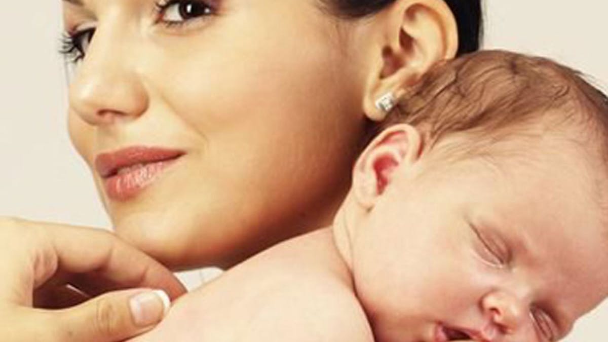 Les Bons Reflexes Les Regurgitations De Bebe Quel Traitement Parents Fr Les Bons Reflexes Les Regurgitations De Bebe Quel Traitement Parents Fr