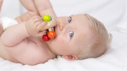 Les Jeux D Eveil Premiers Jouets De Bebe Parents Fr Les Jeux D Eveil Premiers Jouets De Bebe Parents Fr
