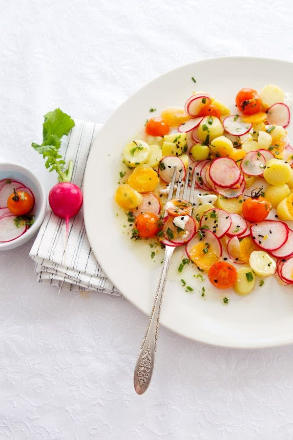 Entrée : salade de radis aux tomates cerises