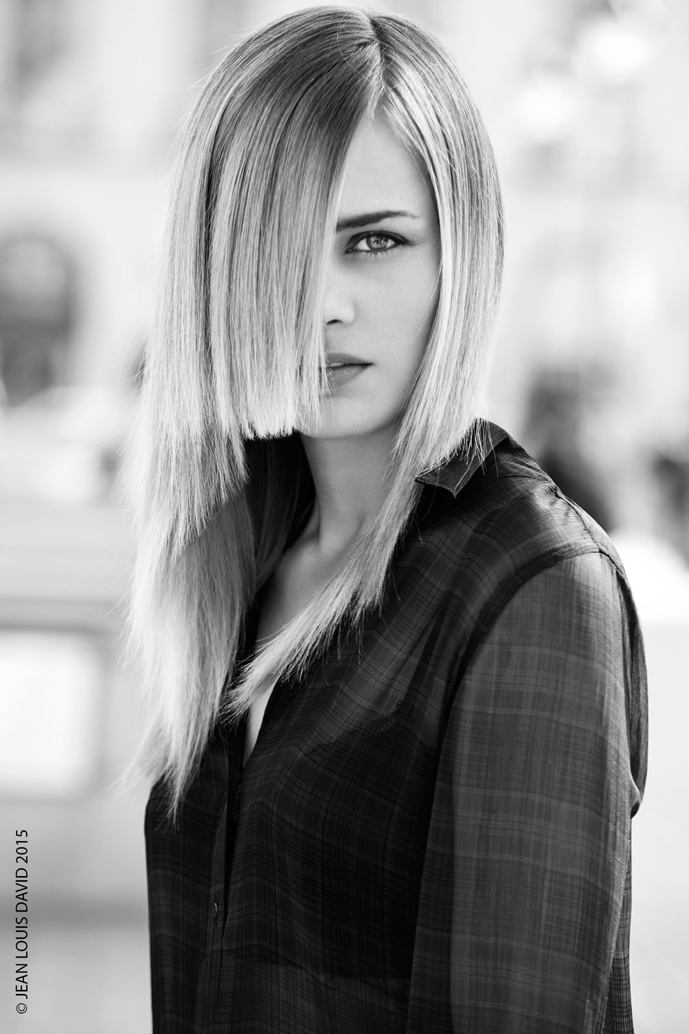 Coupe De Cheveux Femme Court Devant Long Derrière