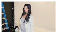 Kim Kardashian pose entièrement nue pour prouver qu'elle
  est bien enceinte
