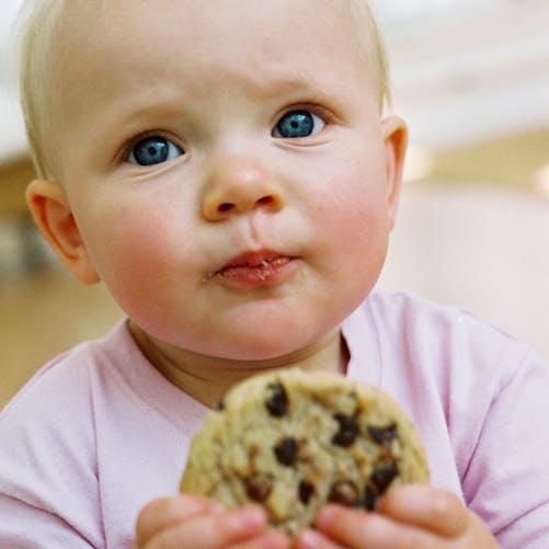 Les aliments pour bébé encourageraient les enfants à
  consommer des produits sucrés !