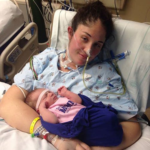 Etats-Unis : les pleurs de son bébé la réveillent du coma
  !