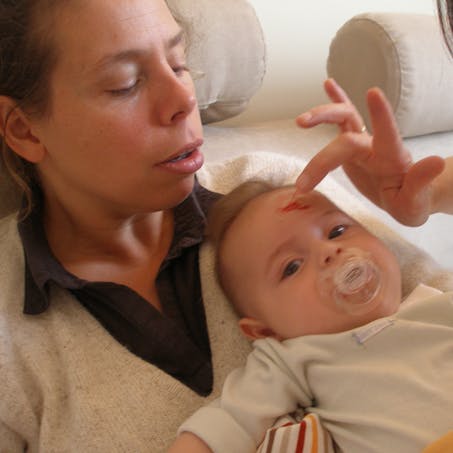 Crise D Asthme Un Medecin Sauve Un Bebe Dans Un Avion Parents Fr