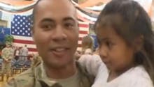 Vidéo : une fillette de 3 ans bouscule le protocole en
  allant embrasser son père
