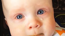 Ce bébé est ému aux larmes en entendant sa mère chanter
  (vidéo adorable)