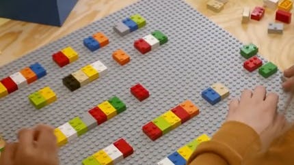 Brésil : des Lego pour apprendre à lire aux enfants  malvoyants