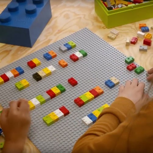 Brésil : des Lego pour apprendre à lire aux enfants  malvoyants