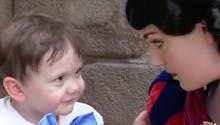 Vidéo : un petit garçon autiste tombe sous le charme
  de Blanche-Neige à Disney World