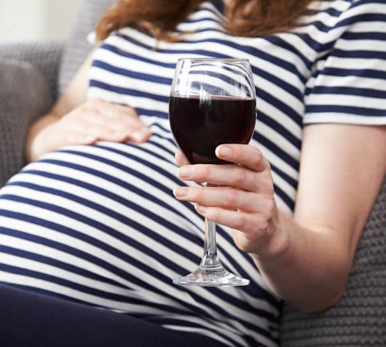 A New York, les bars ne peuvent plus refuser de servir de
  l’alcool aux femmes enceintes