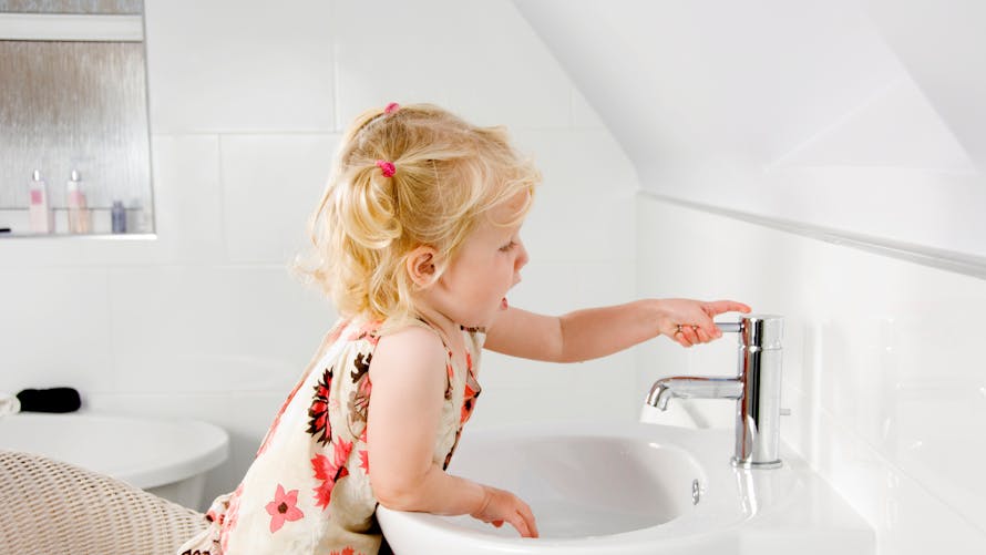 Eau du robinet polluée : les précautions à prendre