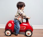 Pris d’une envie de frites, un garçon de 4 ans parcourt 3
  km avec sa mini-voiture !