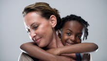 Angelina Jolie : la mère biologique de Zahara veut revoir
  sa fille